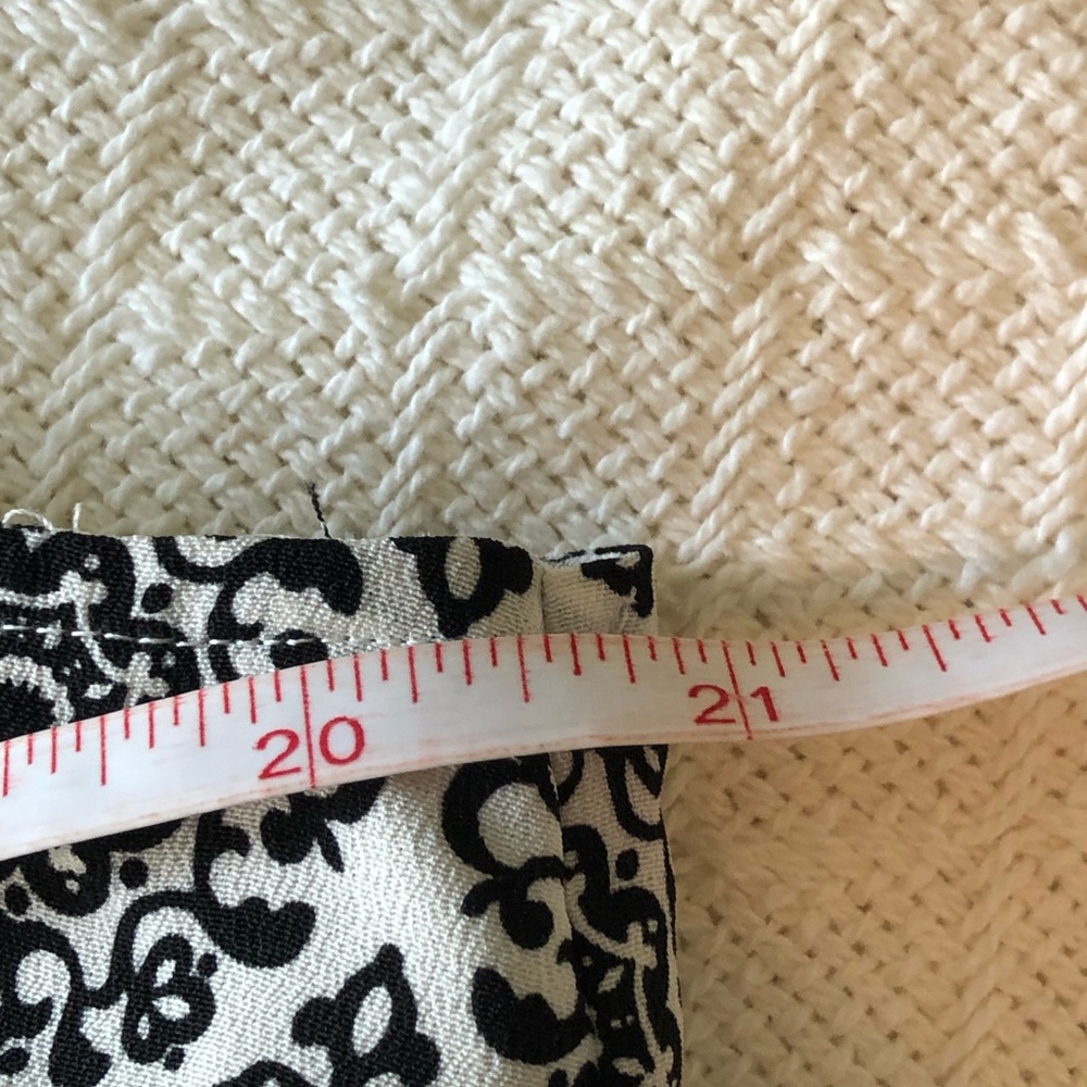 White & Black Scroll Print Long Length Sleeveless… - image 6